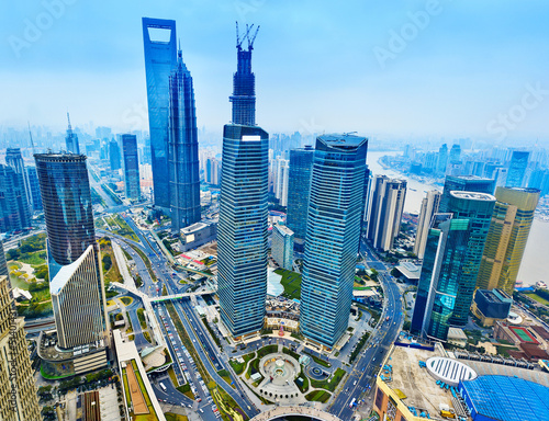 widok na centrum finansowe lujiazui w szanghaju