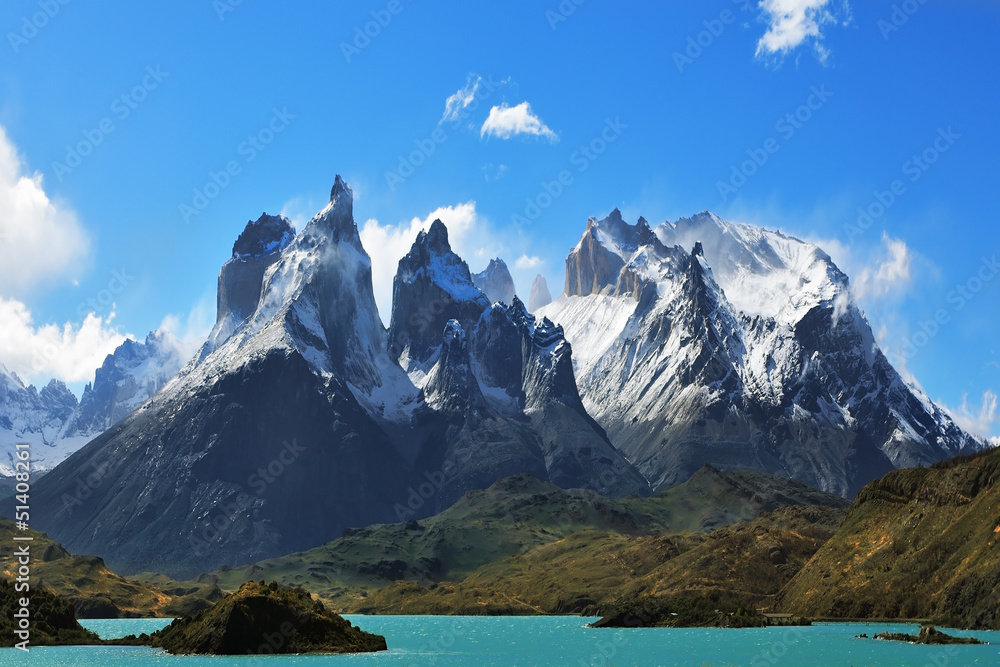 Epic beauty of the landscape - Cliffs of Los Kuernos - obrazy, fototapety, plakaty 