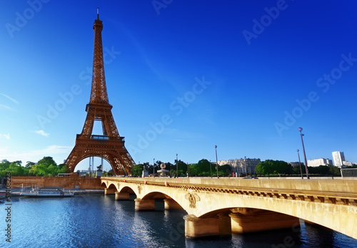 Eiffel tower, Paris. France © Iakov Kalinin
