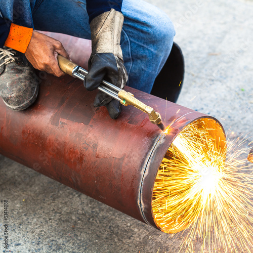 Cuting pipe