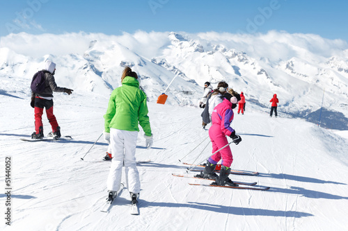 Groupe skieur fun sur les piste