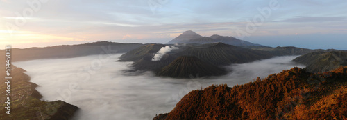 parco nazionale di Bromo-Tengger-Semeru sull'isola di Java photo