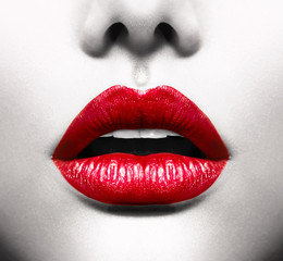 Canvas schilderij Fashion lippen Vurig rode geopende lippen close-up  © Subbotina Anna