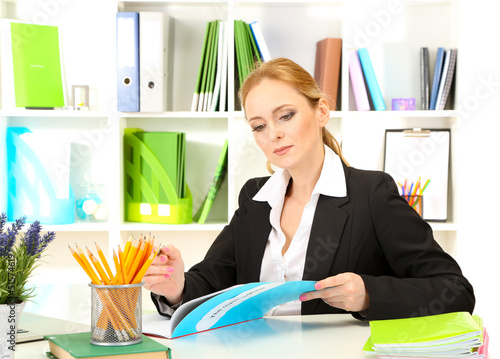 Portrait of teacher woman w...