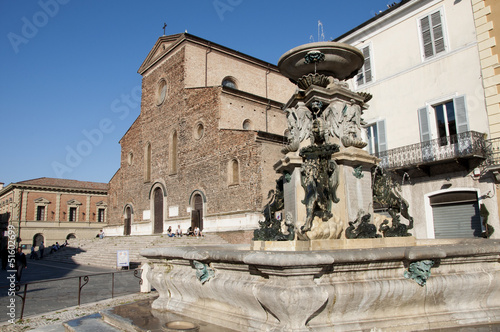 Fontana monumentale con Duomo - Faenza