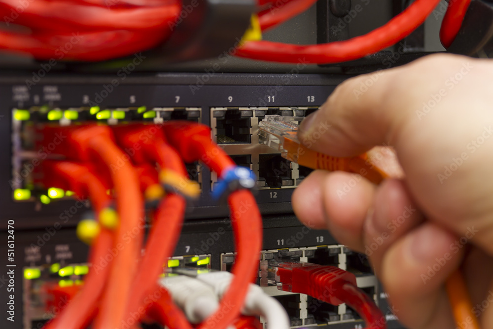 Connecting Network Cable into Switch Connecting Network Cable into Switch