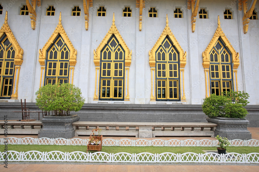 Obraz premium Windows and wall of wat Sothon in Chachoengsao