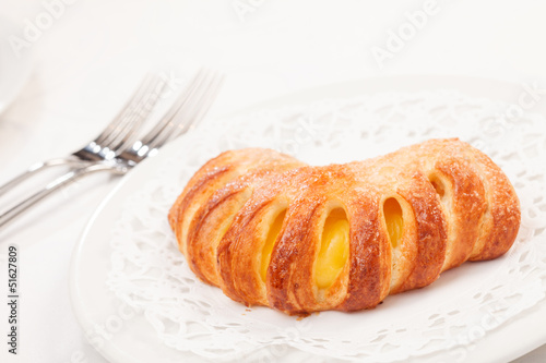 puff with apricot