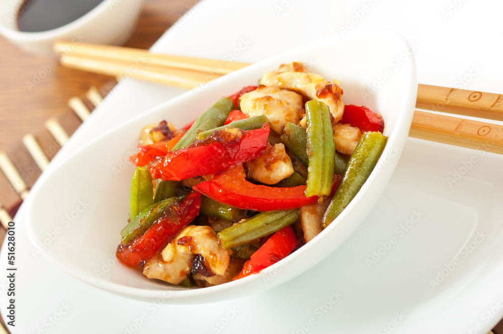 Stir fry chicken with sweet peppers and green beans Stir fry chicken with sweet peppers and green beans