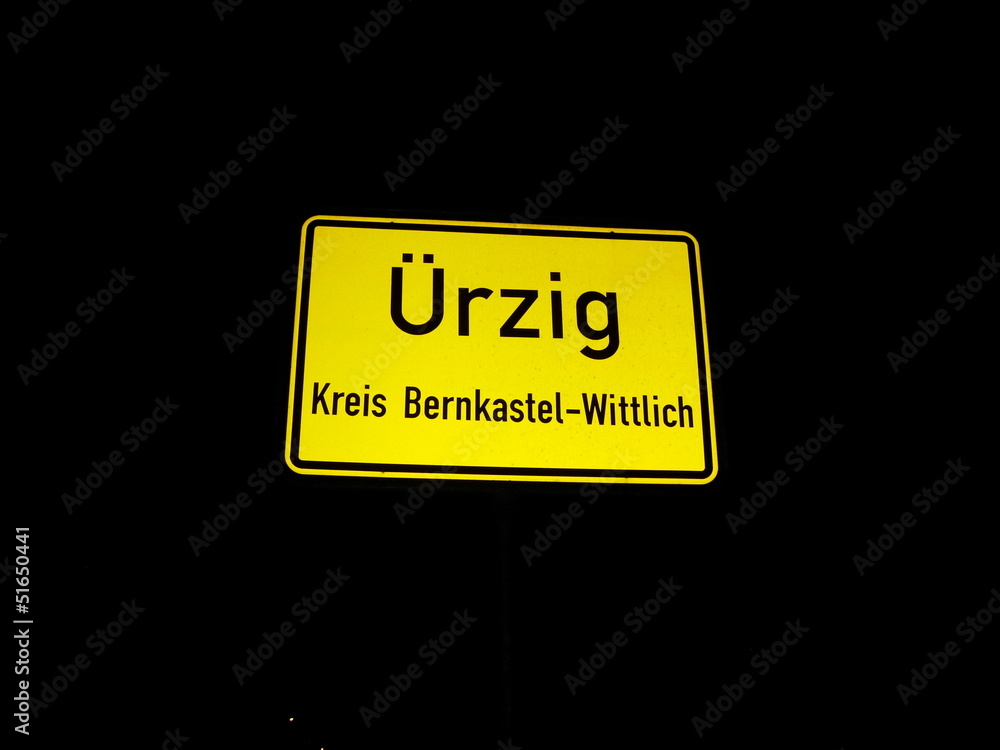 Fototapeta premium 99081023 Ortsschild Ürzig