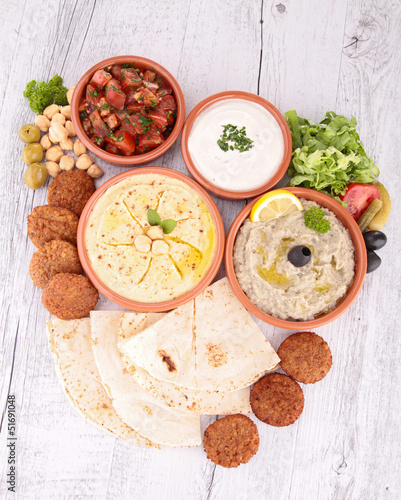 Wallpaper Mural falafel with dips and bread Torontodigital.ca