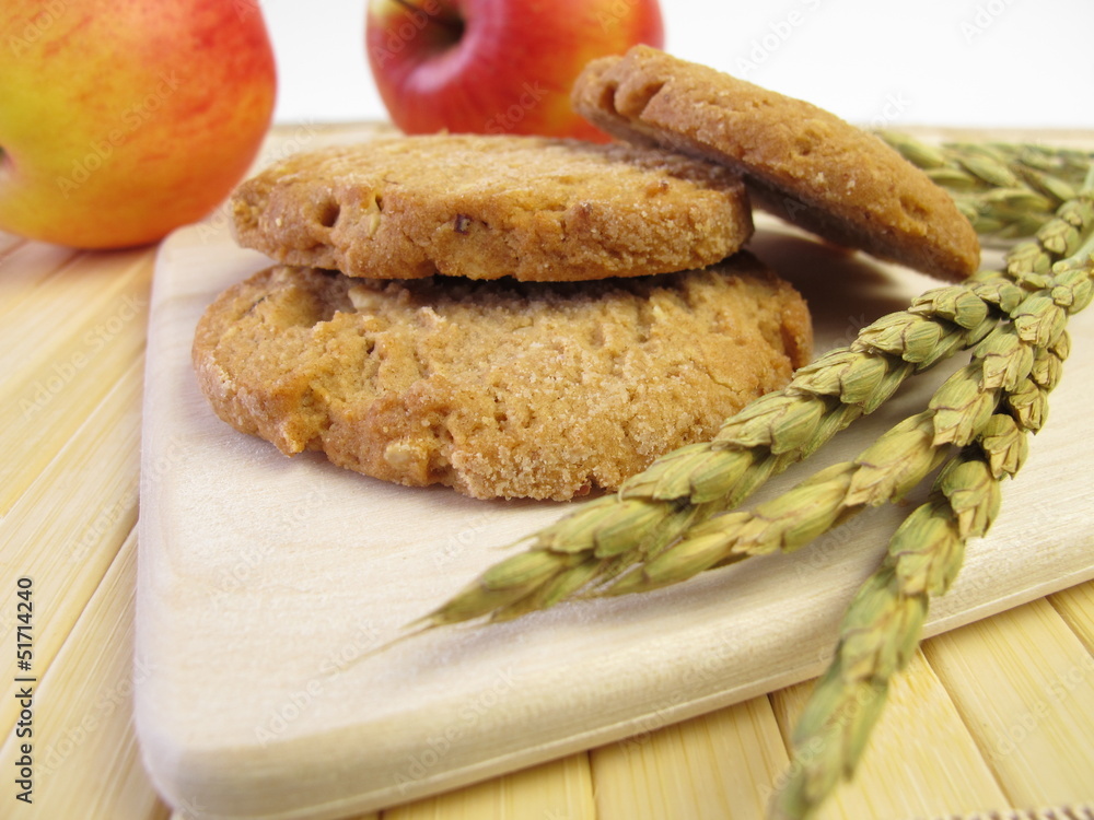 Dinkelplätzchen Stock-Foto | Adobe Stock