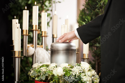 Quadro su tela Grief - Funeral and cemetery