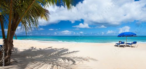 Fototapeta Naklejka Na Ścianę i Meble -  Panorama of a beautiful Caribbean beach