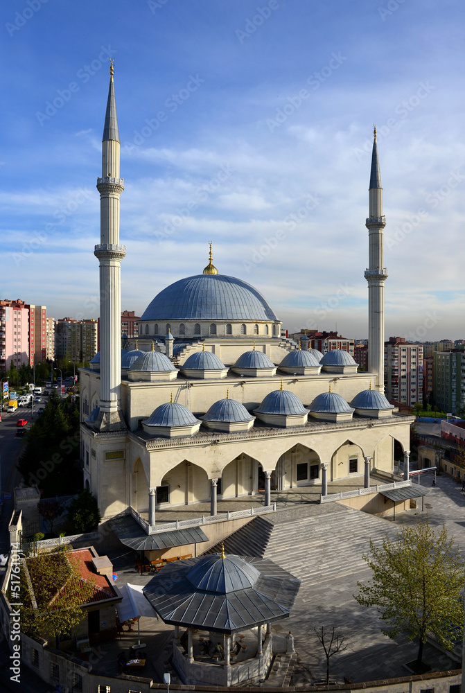 Fototapeta premium Tunahan Mosque, Istanbul, Turkey