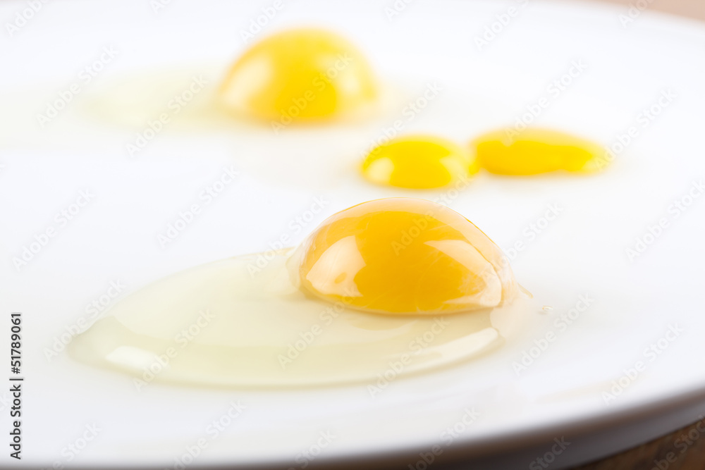 Cracked chicken and quail eggs