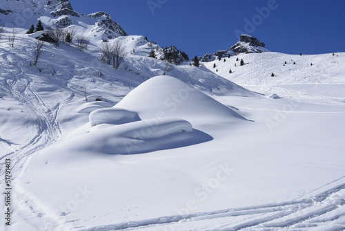Fototapeta Naklejka Na Ścianę i Meble -  smooth dune of snow, Arabba