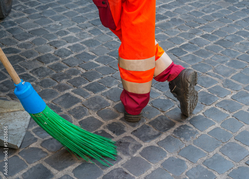 Roma, collaboratore ecologico photo