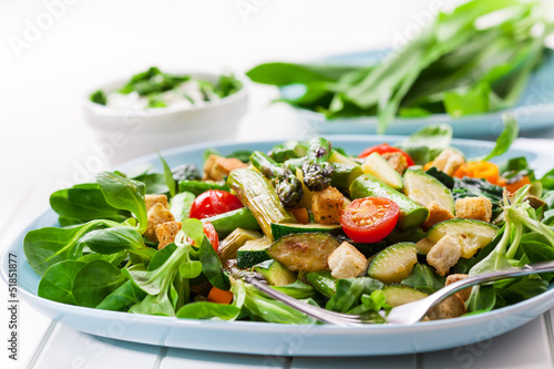 Salad with green asparagus