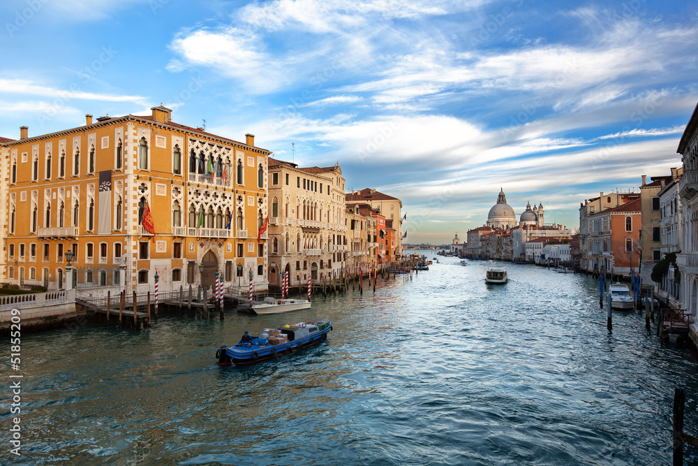 Tarde espectacular sobre el gran canal, Venecia, Italia