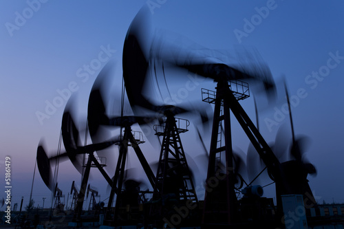 oil pump silhouette photo