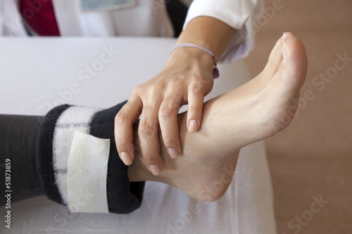 Konstfotografi Physical therapist giving a foot massage