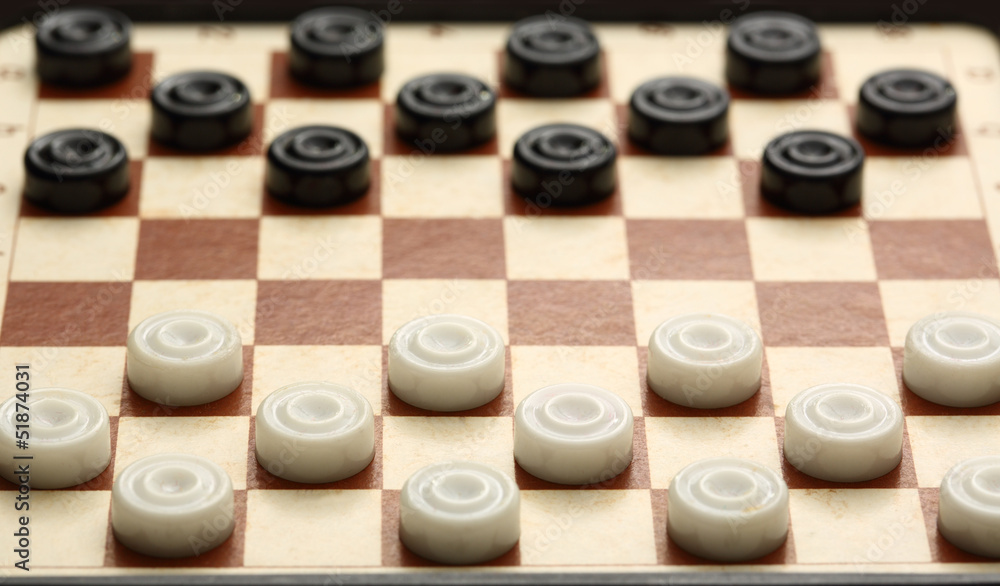 Travelling draughts on playing field Travelling draughts on playing field