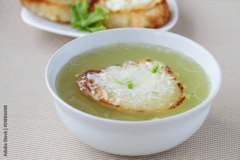 Onion soup with toast