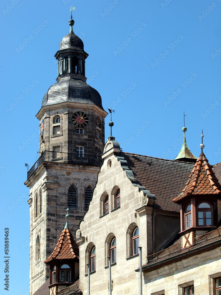 Stadtpfarrkirche und Rathaus in Altdorf