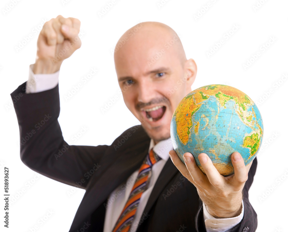 Mann jubelt mit Globus in der Hand Mann jubelt mit Globus in der Hand