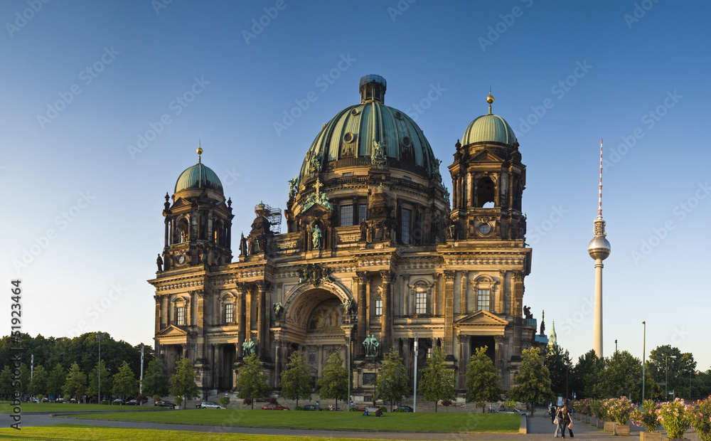 Berliner Dom & Fernsehturm television tower