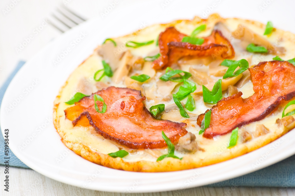 omelet with bacon and mushrooms