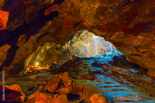 Pha Thai Cave