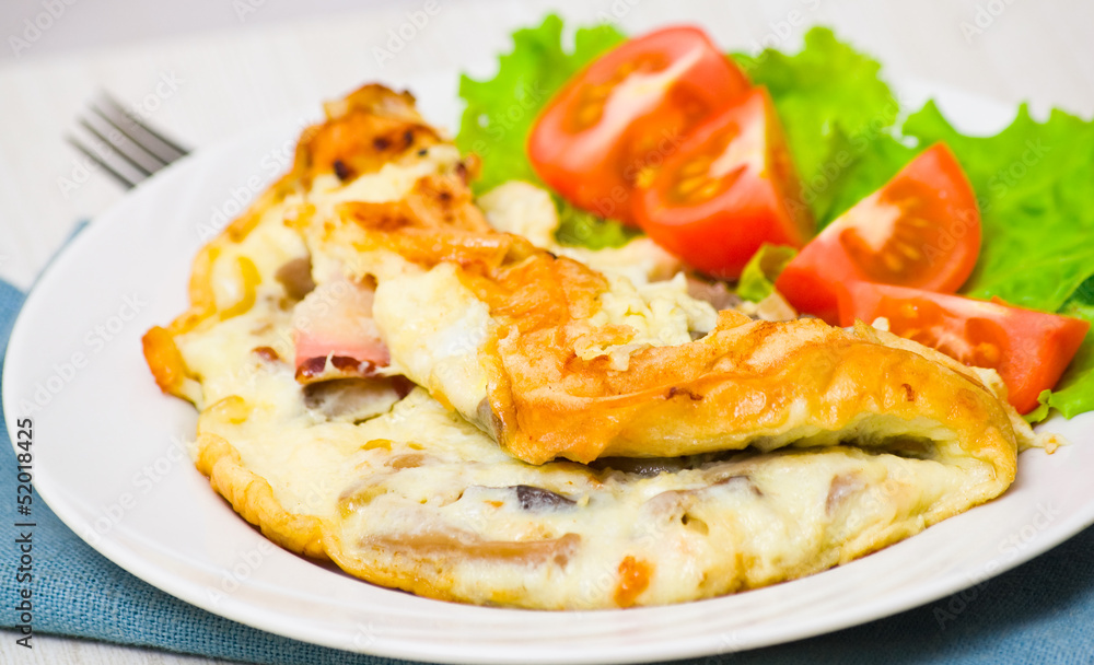 omelet with bacon and mushrooms