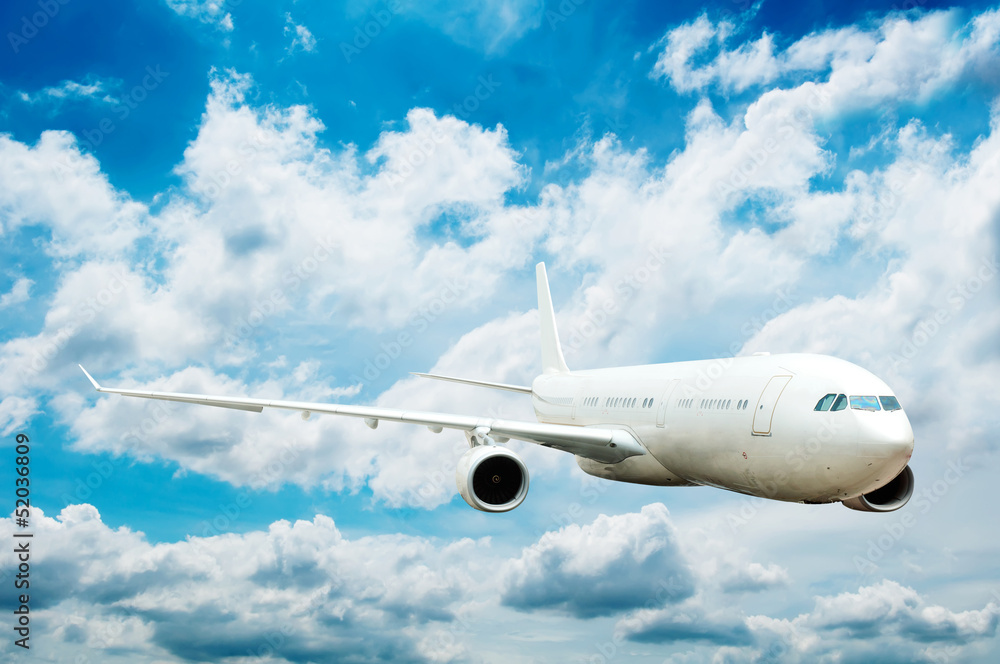 Fototapeta premium Duży samolot pasażerski