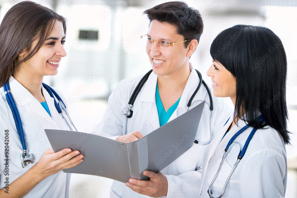 Doctors works in a hospital Doctors works in a hospital