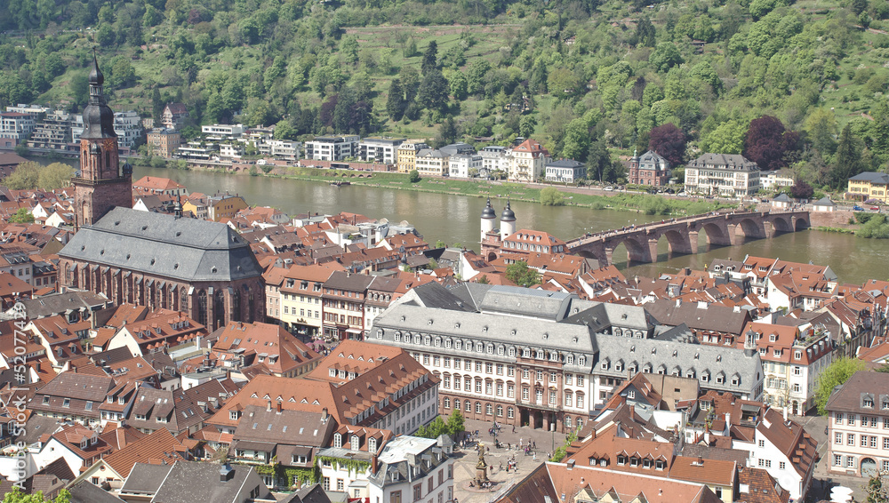 Heidelberger Altstadt mit Alter Brücke und Heiliggeistkirche