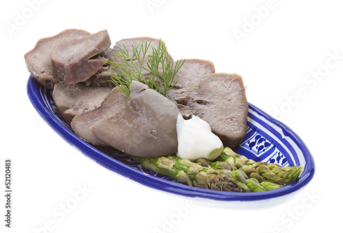 Fillet of pork tongue with asparagus