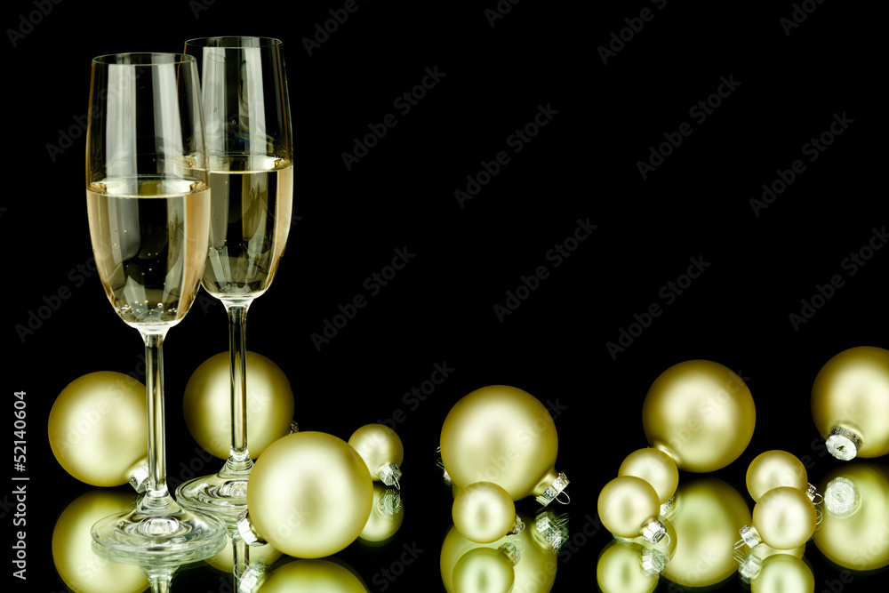 weihnachtsdekoration kugeln und champagner Sekt matt und glänze weihnachtsdekoration kugeln und champagner Sekt matt und glänze