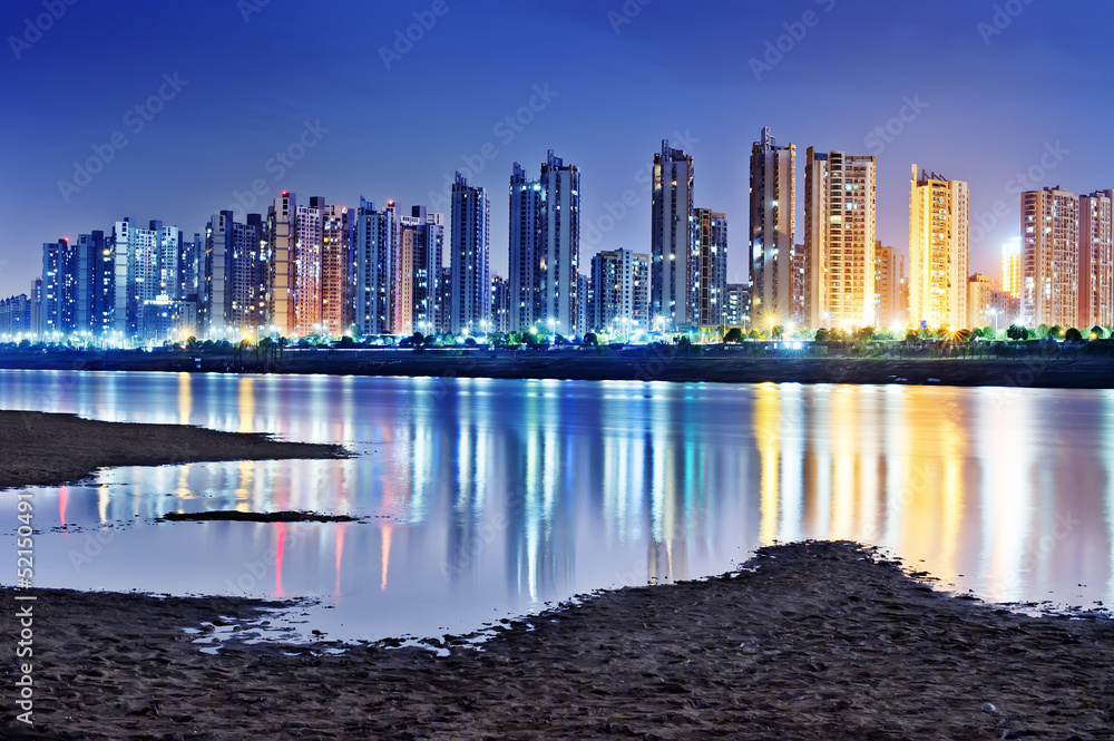 Fototapeta premium City at dusk