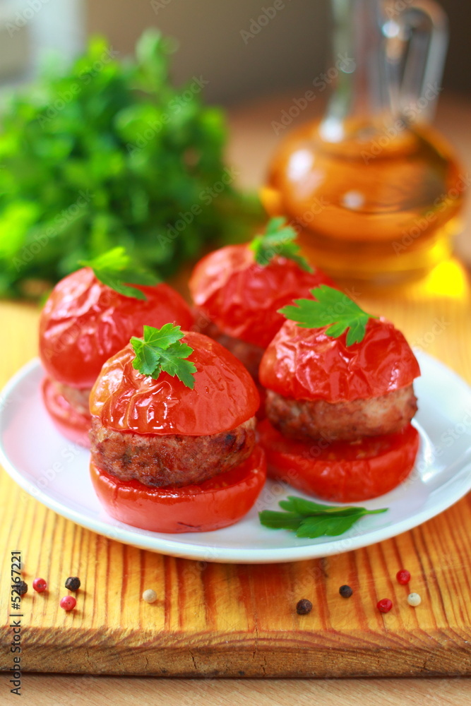gamburger in tomato gamburger in tomato