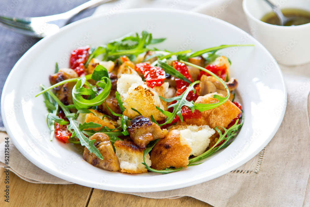 Chicken with sundried tomato and rocket salad Chicken with sundried tomato and rocket salad