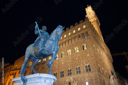 Monument in Forence photo