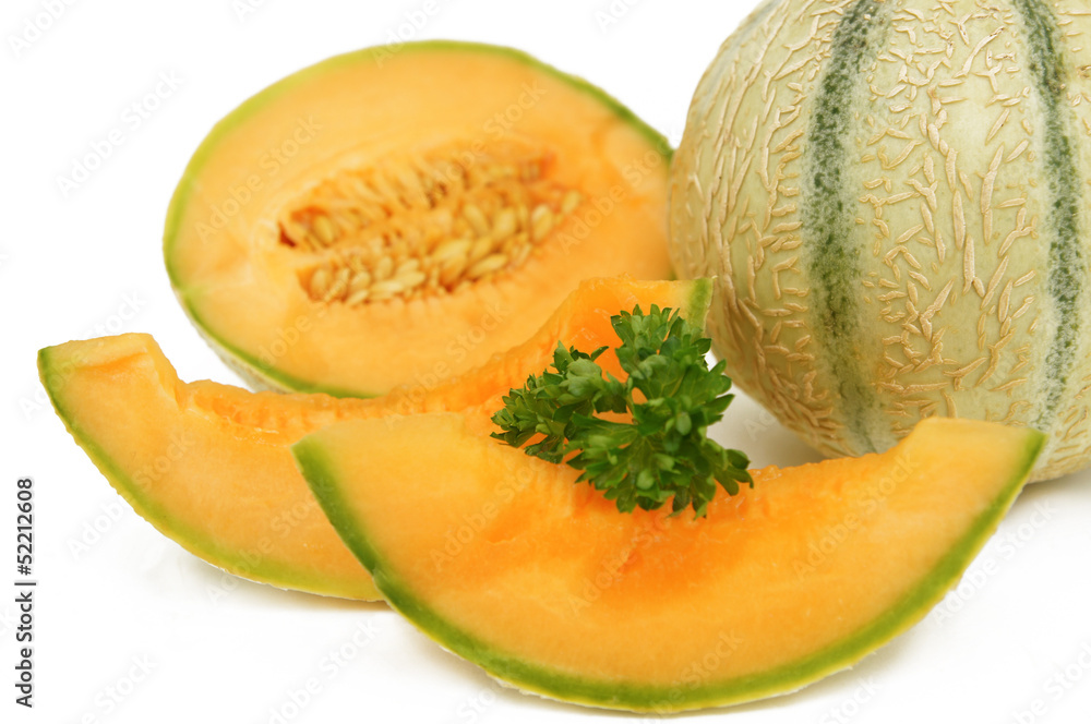 melon entier demi et deux parts fond blanc zoom melon entier demi et deux parts fond blanc zoom