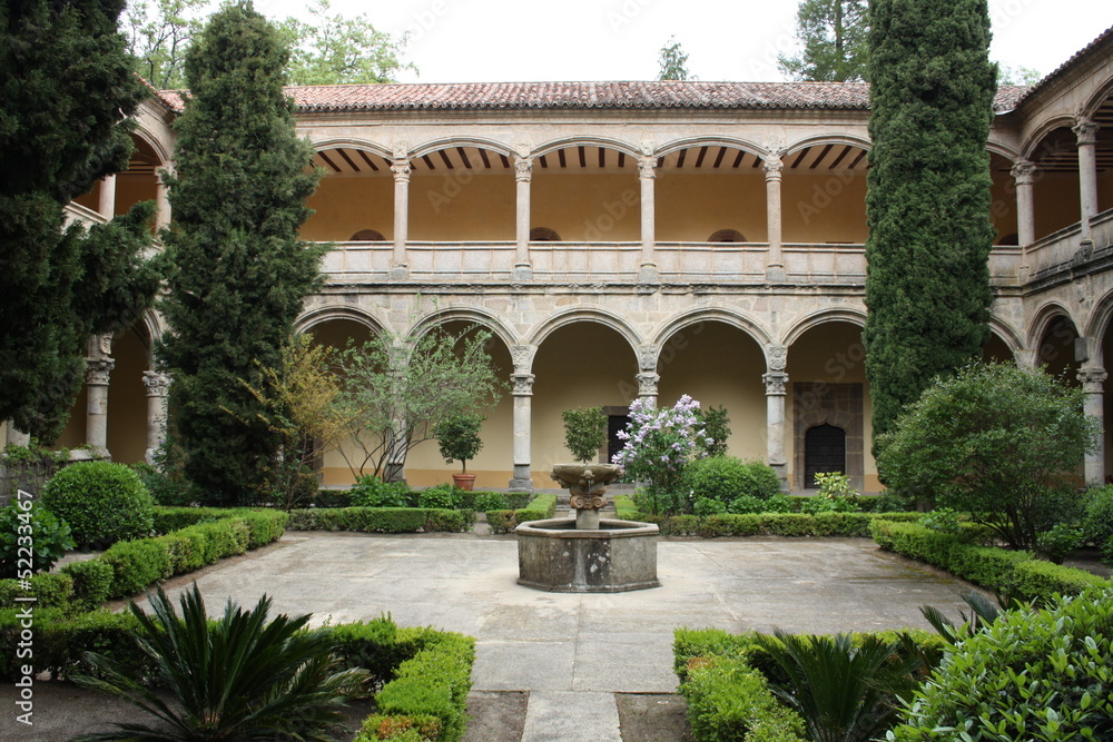Obraz premium CLAUSTRO DEL MONASTERIO DE YUSTE