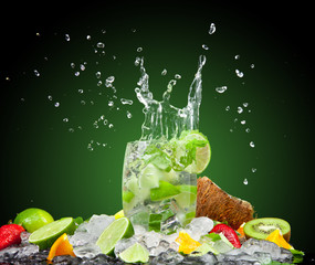 Küchenrückwand glas motiv Spritzendes Wasser Frisches Getränk  © Jag_cz