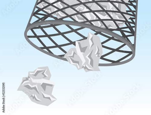 Mesh garbage emptying upside down