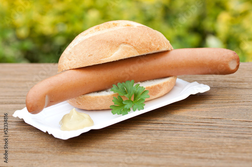 wurst in brötchen