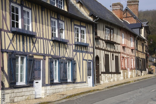 le bec hellouin en normandie