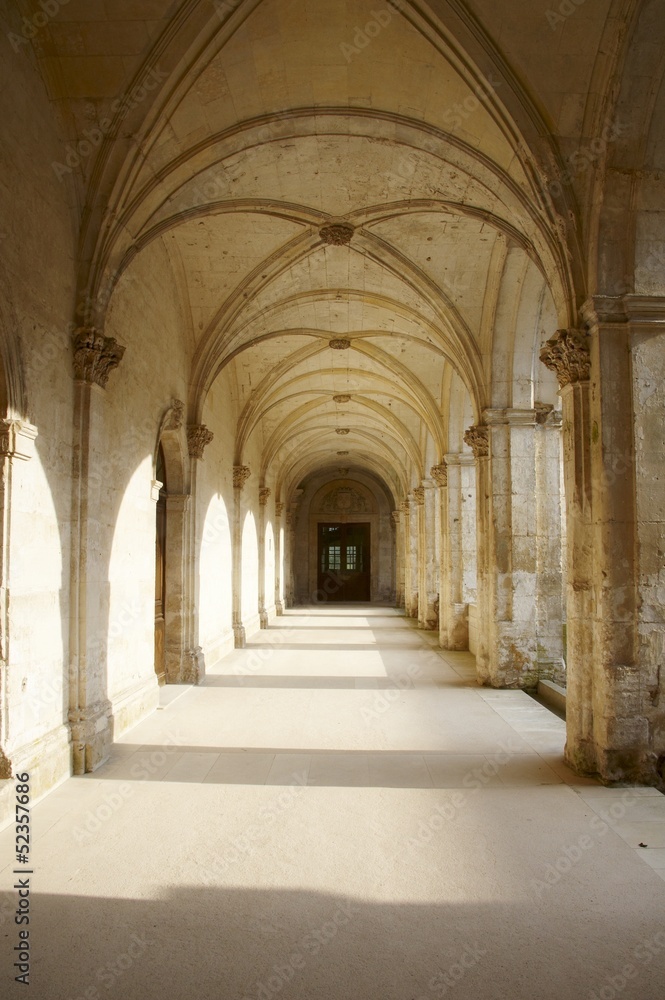abbaye du bec hellouin en normandie